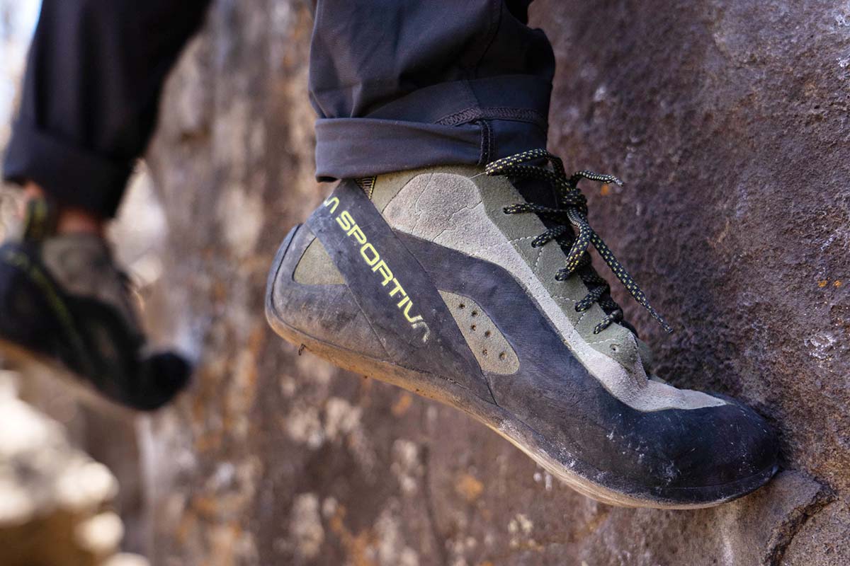 La Sportiva TC Pro climbing shoe (close up edging)